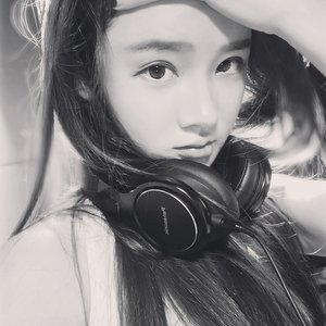 日本人玩胸吃乳30分钟
